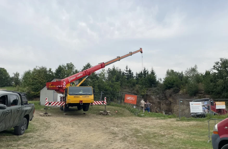 Terex_Demag_a_Lyžařský_spolek_Kadlečák