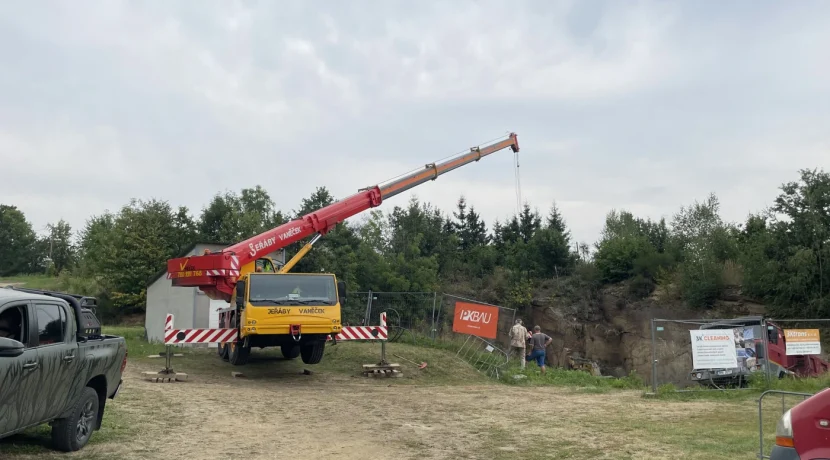 Terex_Demag_a_Lyžařský_spolek_Kadlečák